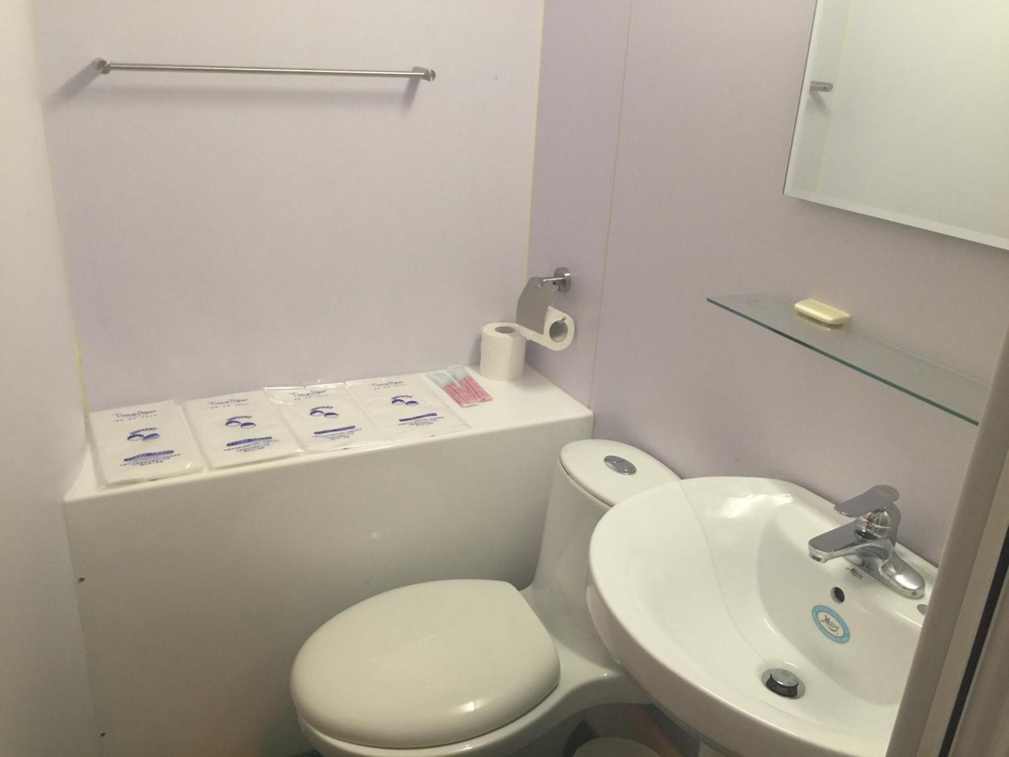 Kenting Houbihu Camping Car B&B Longshui Room photo