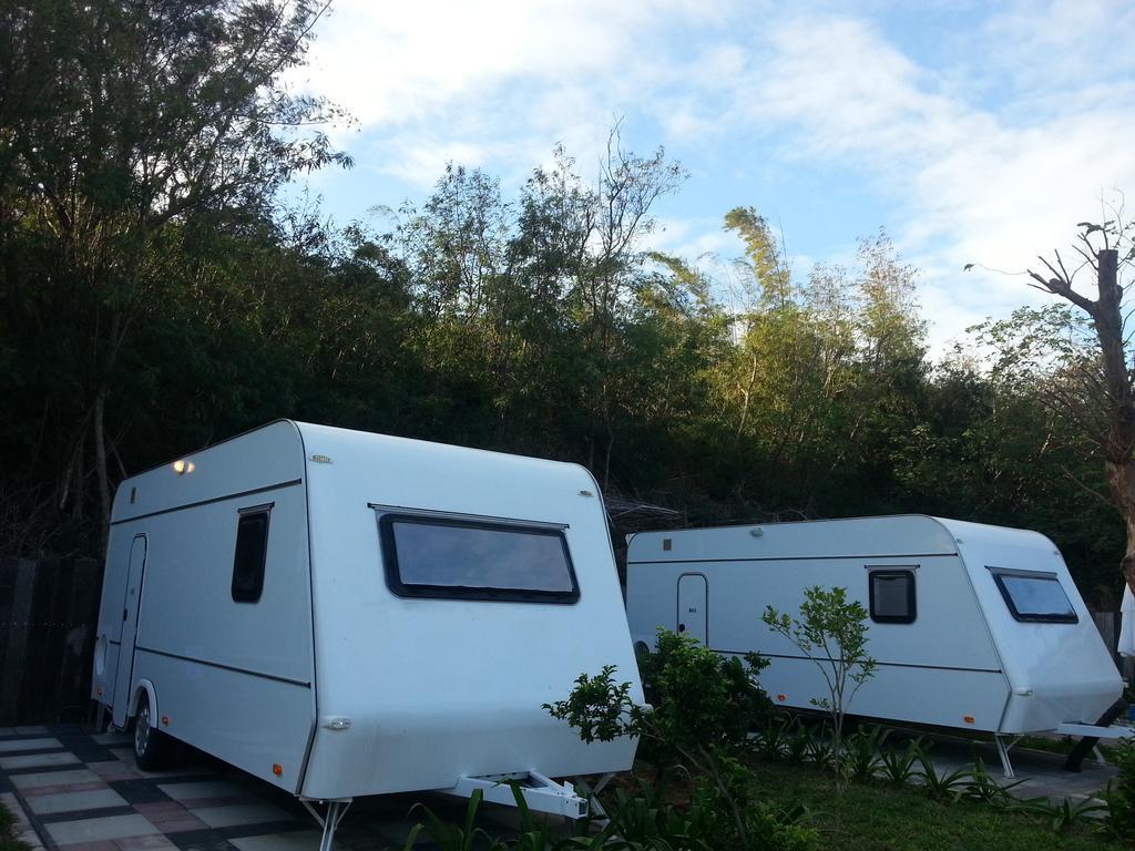 Kenting Houbihu Camping Car B&B Longshui Exterior photo