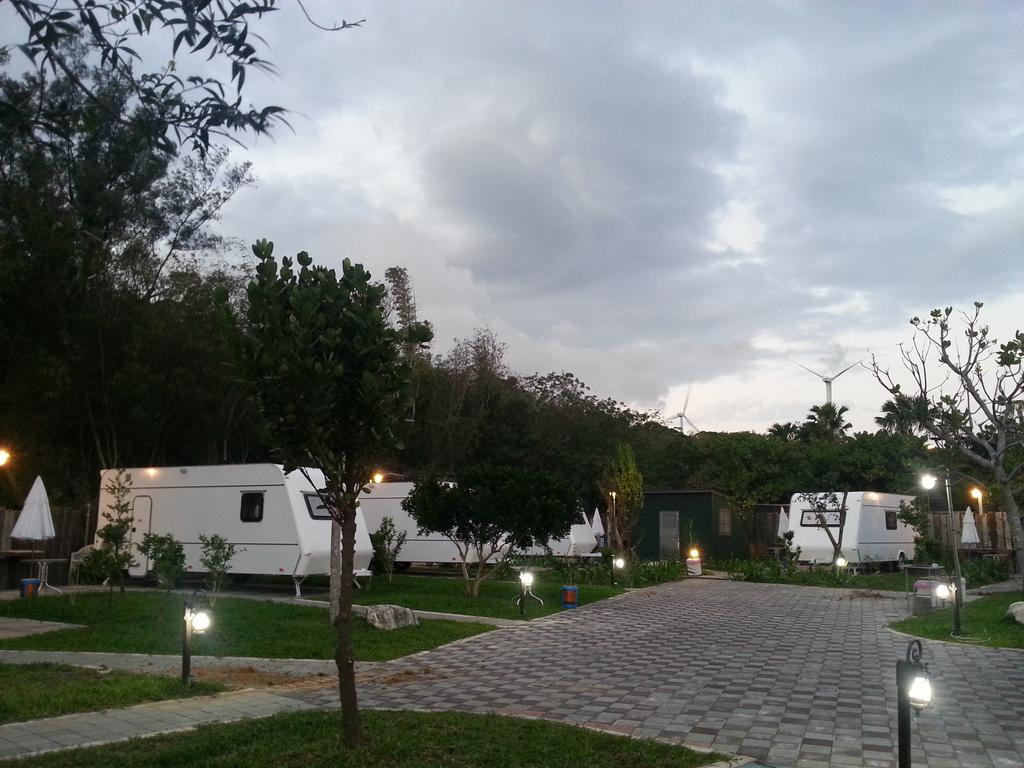 Kenting Houbihu Camping Car B&B Longshui Exterior photo