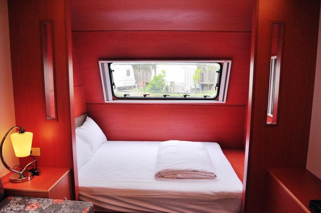 Kenting Houbihu Camping Car B&B Longshui Exterior photo
