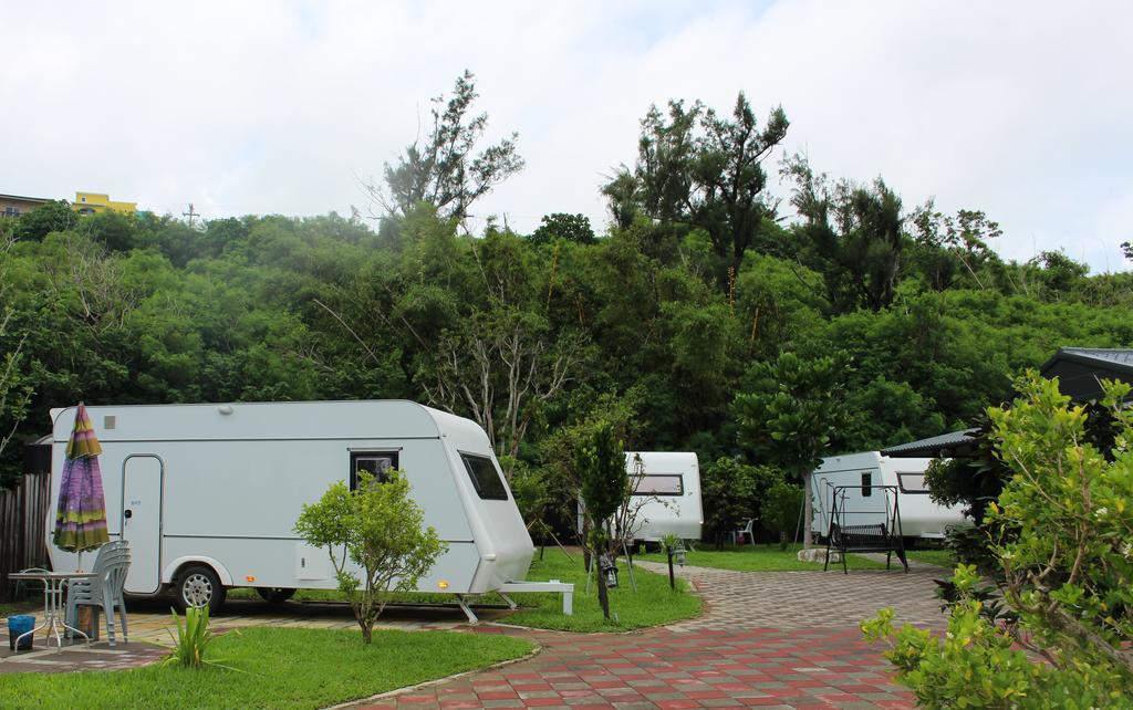 Kenting Houbihu Camping Car B&B Longshui Exterior photo