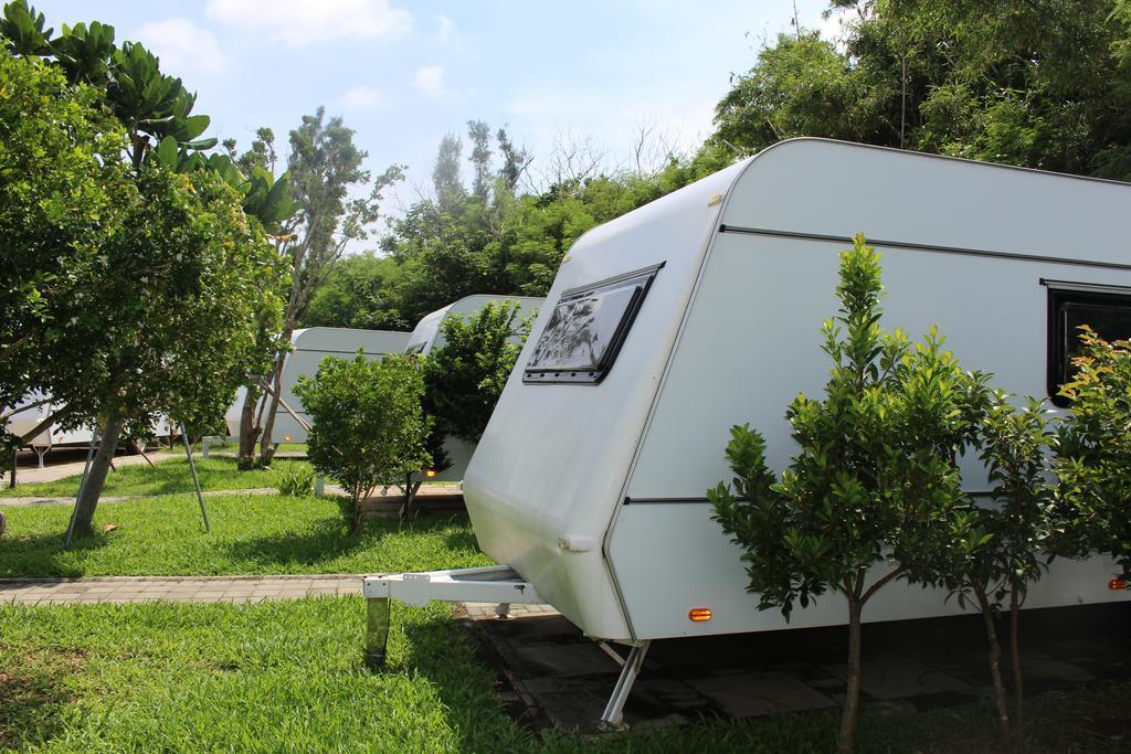 Kenting Houbihu Camping Car B&B Longshui Exterior photo